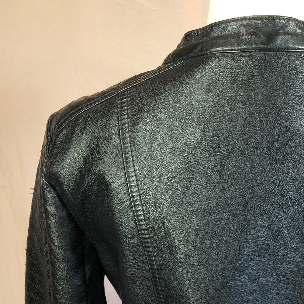 Black Vegan Leather Moto Jacket - Women's Stylish Zip Front Size Medium - Picture 12 of 17